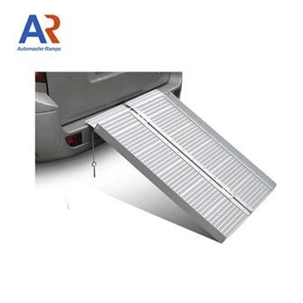 Jalan Kursi Roda Ringan